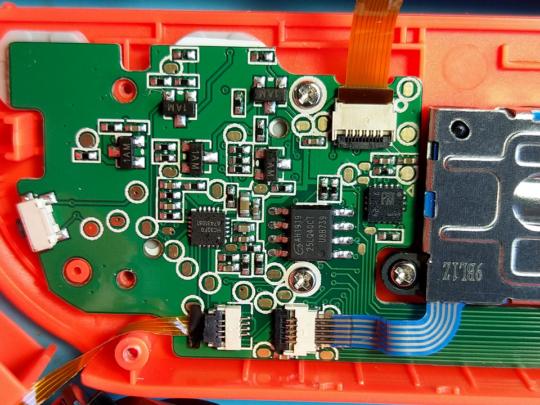The other end of the red controllers PCB